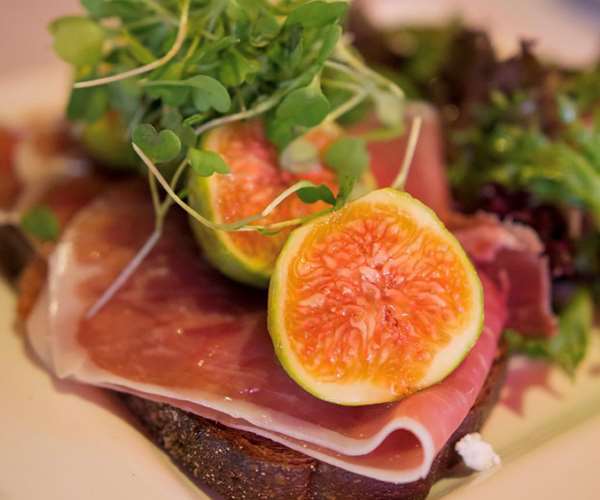 Fig and prosciutto sandwich 